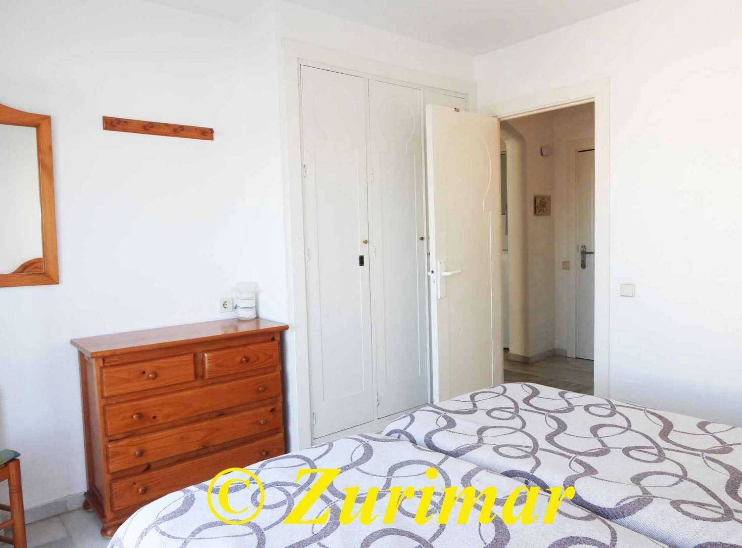 1 slaapkamer Appartement te koop in Roquetas de Mar met zwembad garage - € 135.000 (Ref: 9770870)