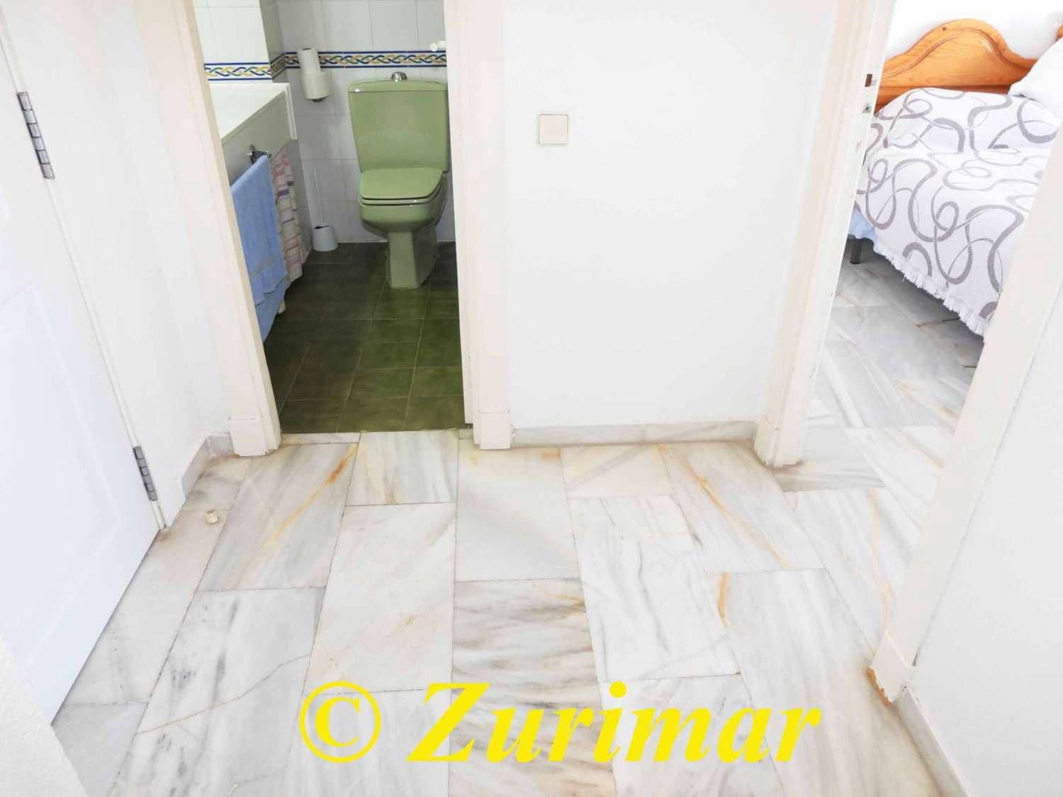 1 slaapkamer Appartement te koop in Roquetas de Mar met zwembad garage - € 135.000 (Ref: 9770870)
