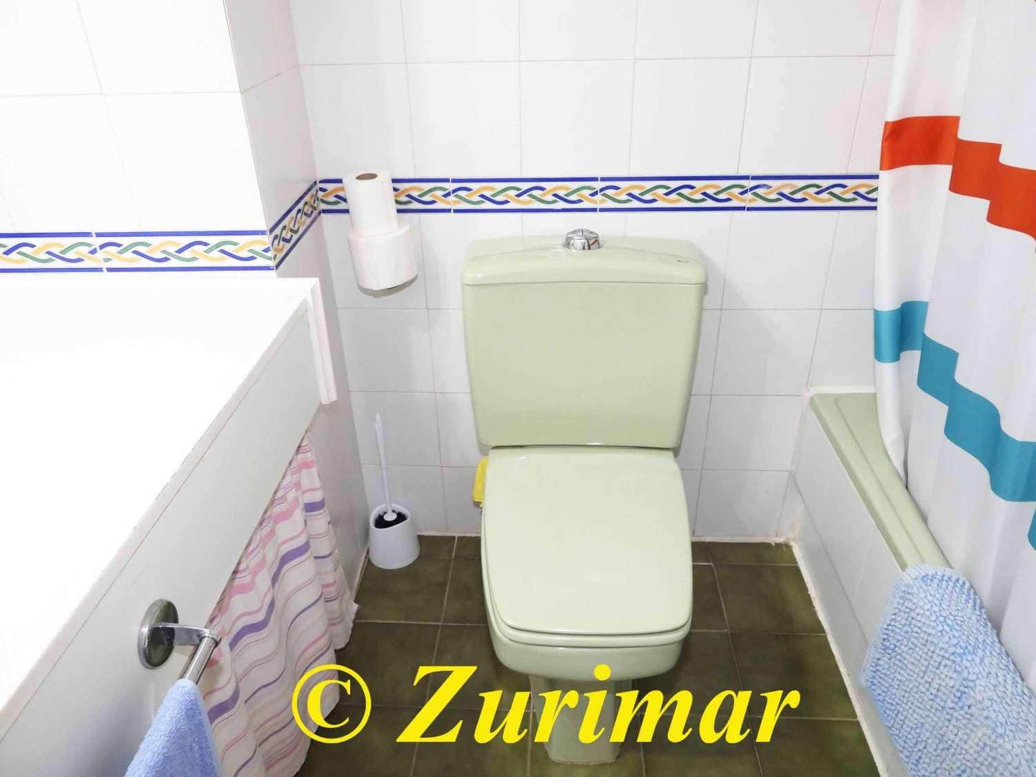 1 slaapkamer Appartement te koop in Roquetas de Mar met zwembad garage - € 135.000 (Ref: 9770870)