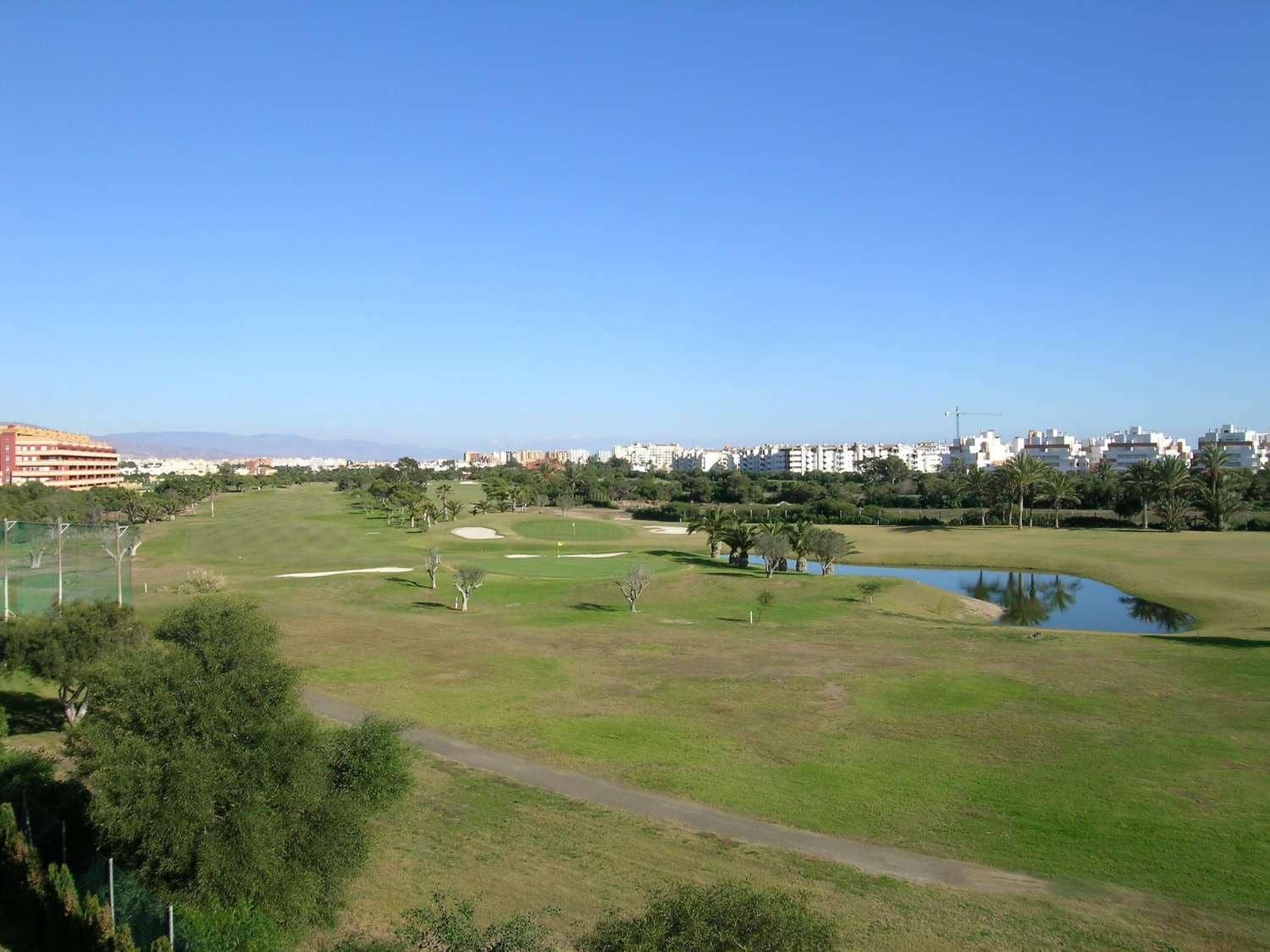 1 slaapkamer Appartement te koop in Roquetas de Mar met zwembad garage - € 135.000 (Ref: 9770870)