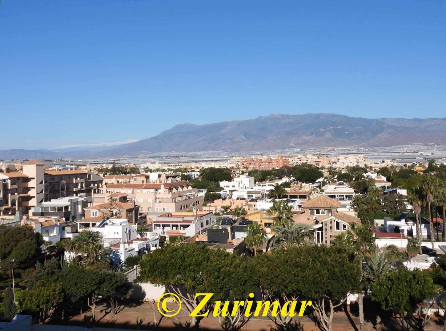 1 slaapkamer Appartement te koop in Roquetas de Mar met zwembad garage - € 135.000 (Ref: 9770870)