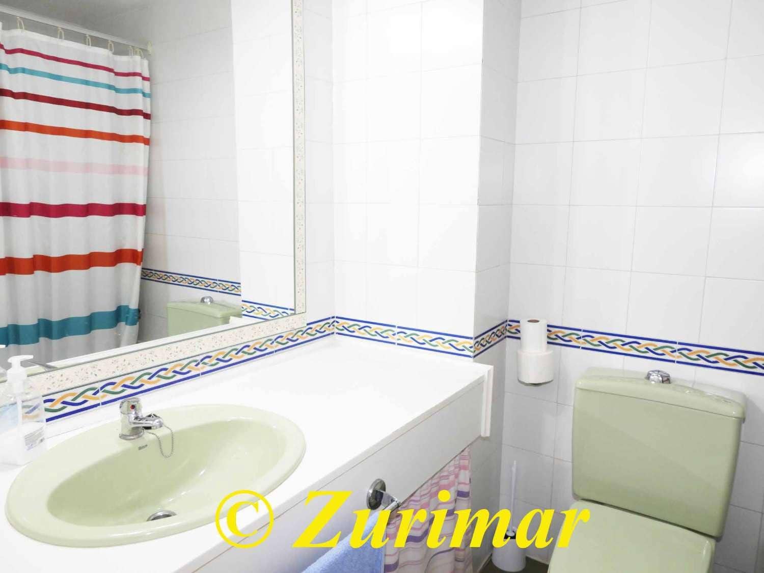 1 slaapkamer Appartement te koop in Roquetas de Mar met zwembad garage - € 135.000 (Ref: 9770870)