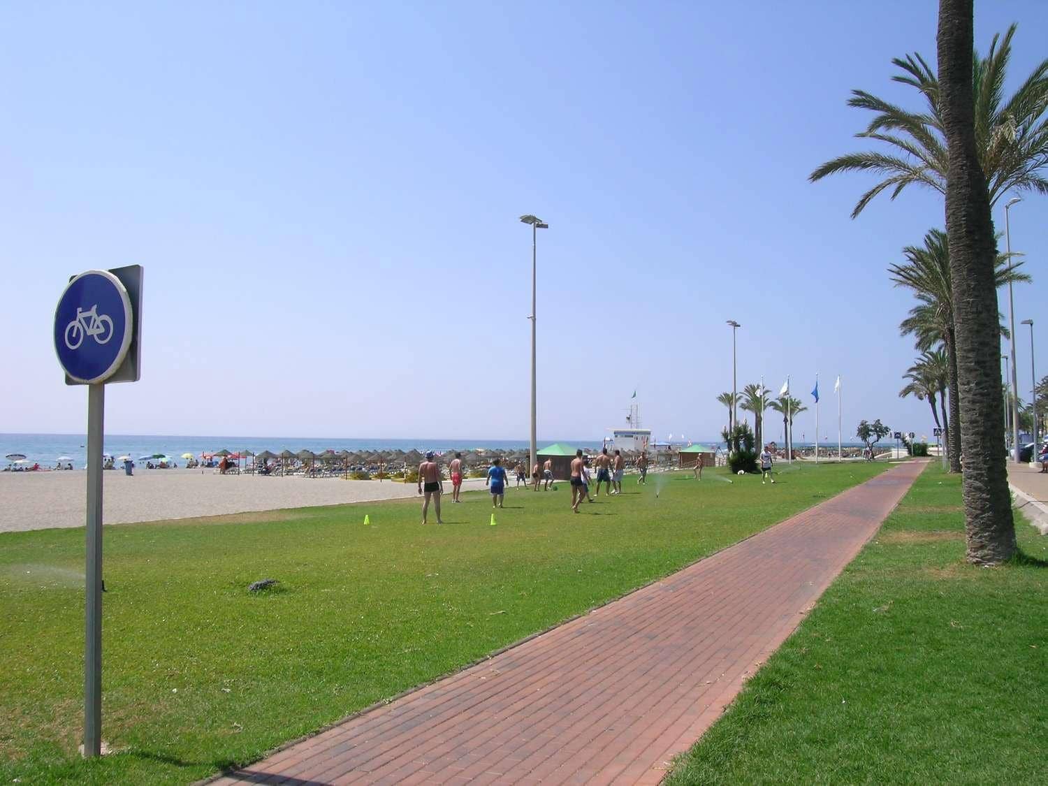1 slaapkamer Appartement te koop in Roquetas de Mar met zwembad garage - € 135.000 (Ref: 9770870)