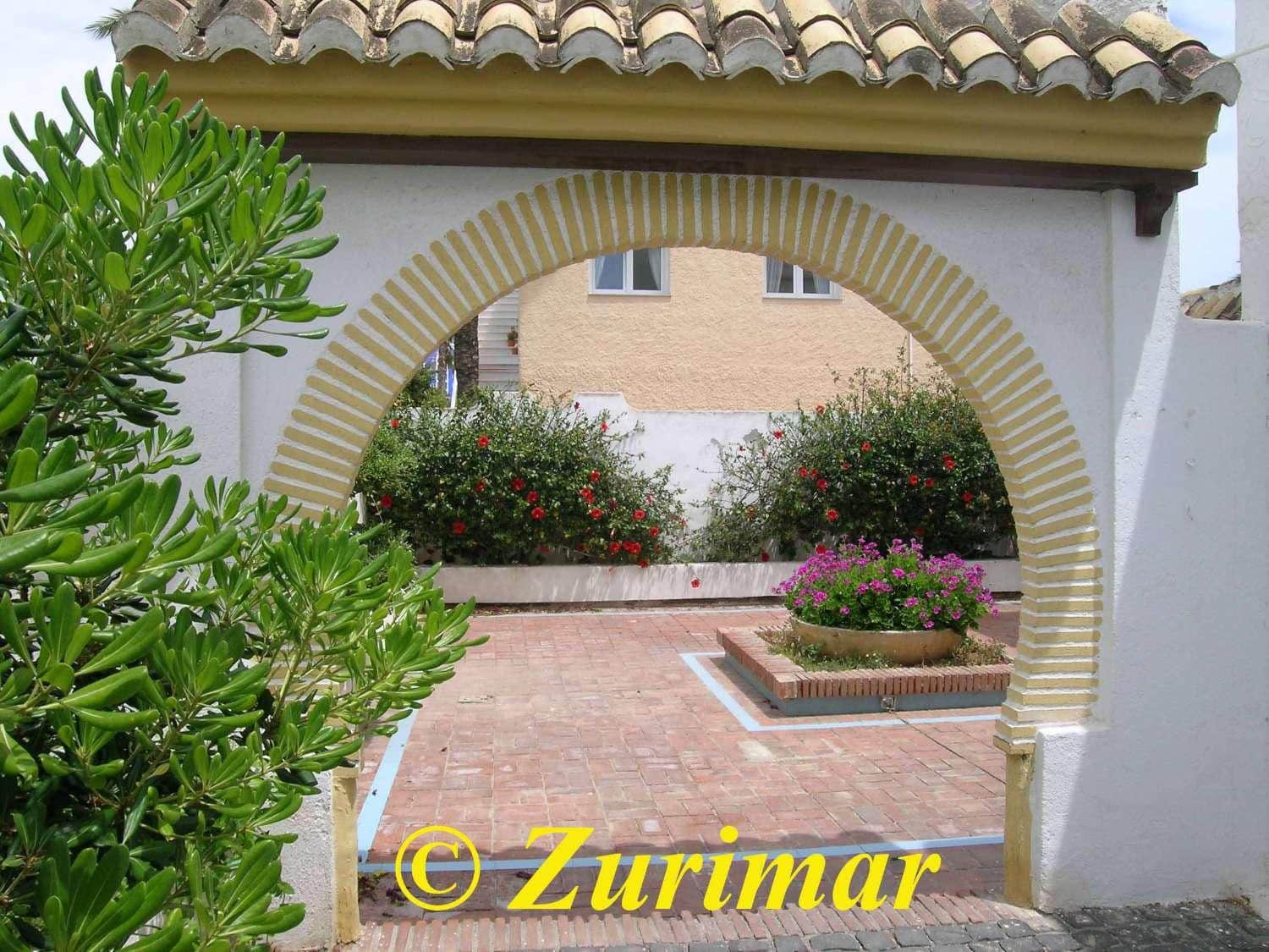 1 slaapkamer Appartement te koop in Roquetas de Mar met zwembad garage - € 135.000 (Ref: 9770870)