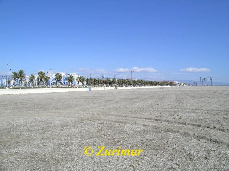 2 bedroom Apartment for sale in Roquetas de Mar with pool - € 215,000 (Ref: 9819514)