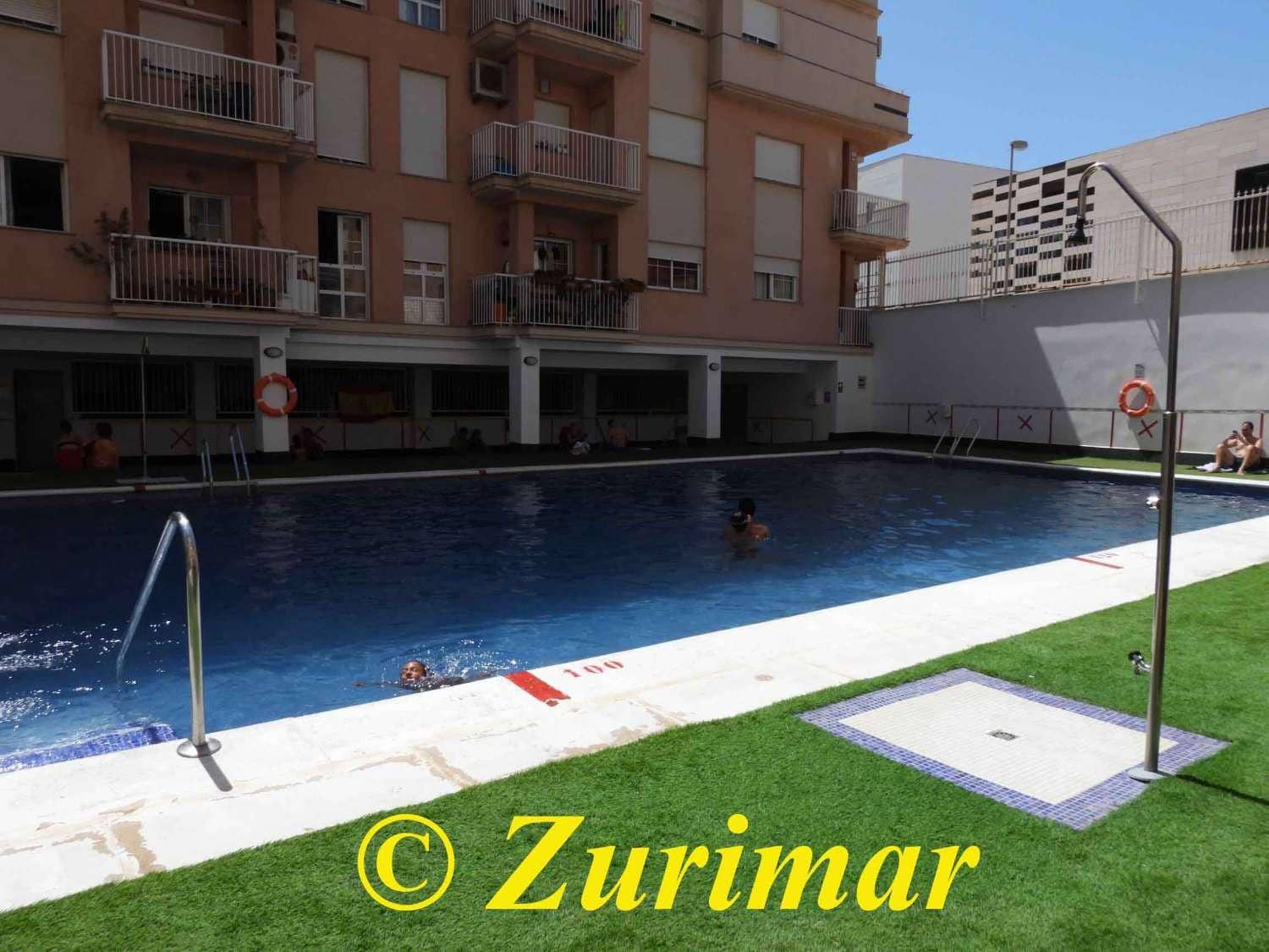 2 bedroom Flat for sale in Roquetas de Mar with pool garage - € 95,000 (Ref: 9850852)