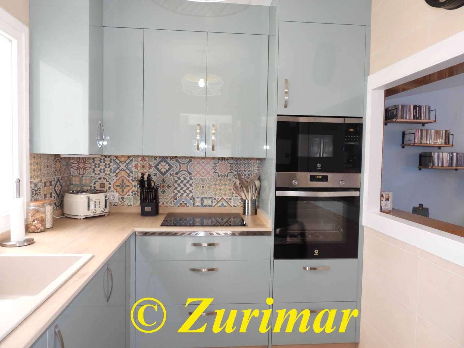 Apartamento de 3 habitaciones en Roquetas de Mar en venta con piscina - 310.000 € (Ref: 9902397)