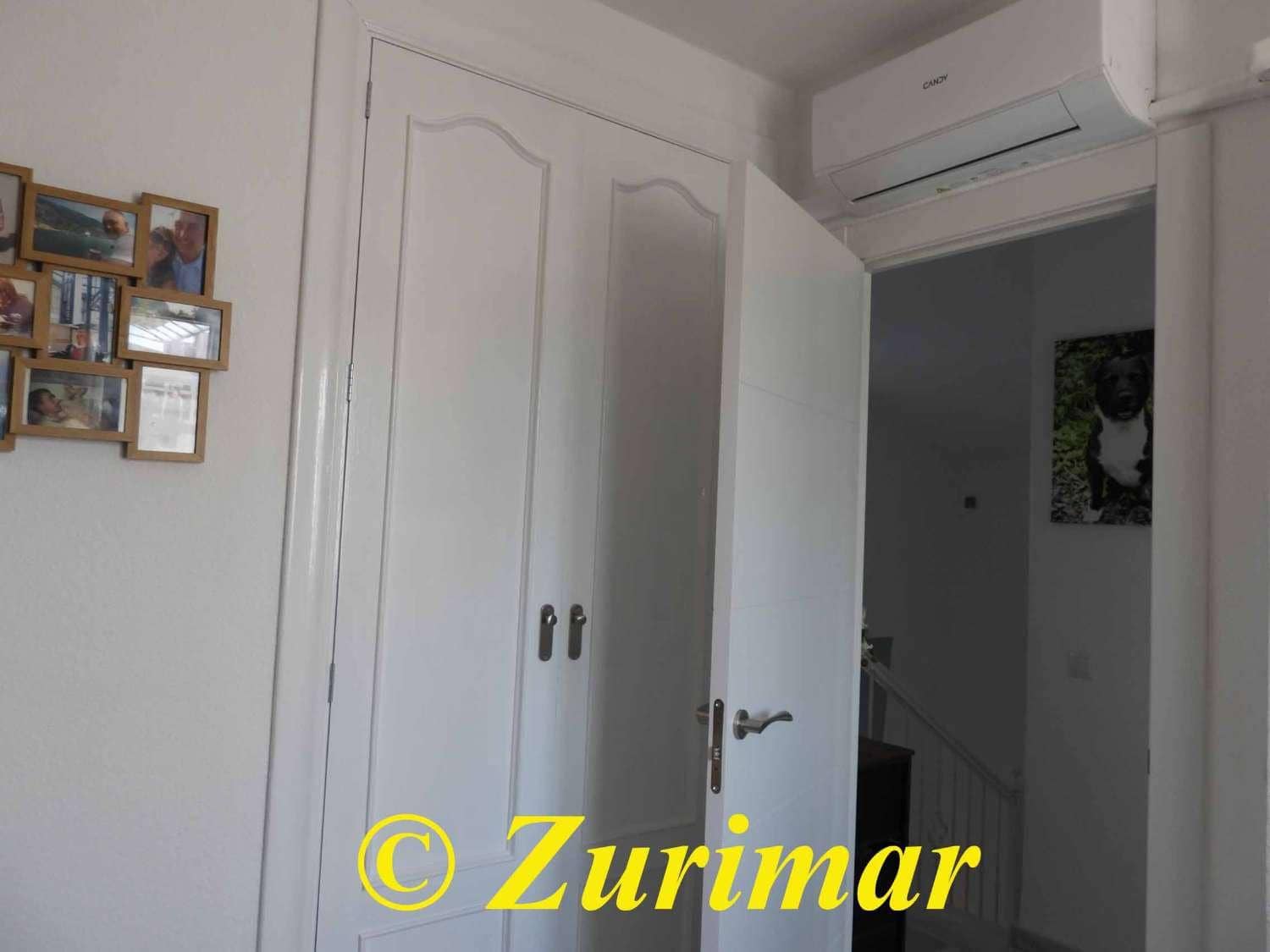 Apartamento de 3 habitaciones en Roquetas de Mar en venta con piscina - 310.000 € (Ref: 9902397)
