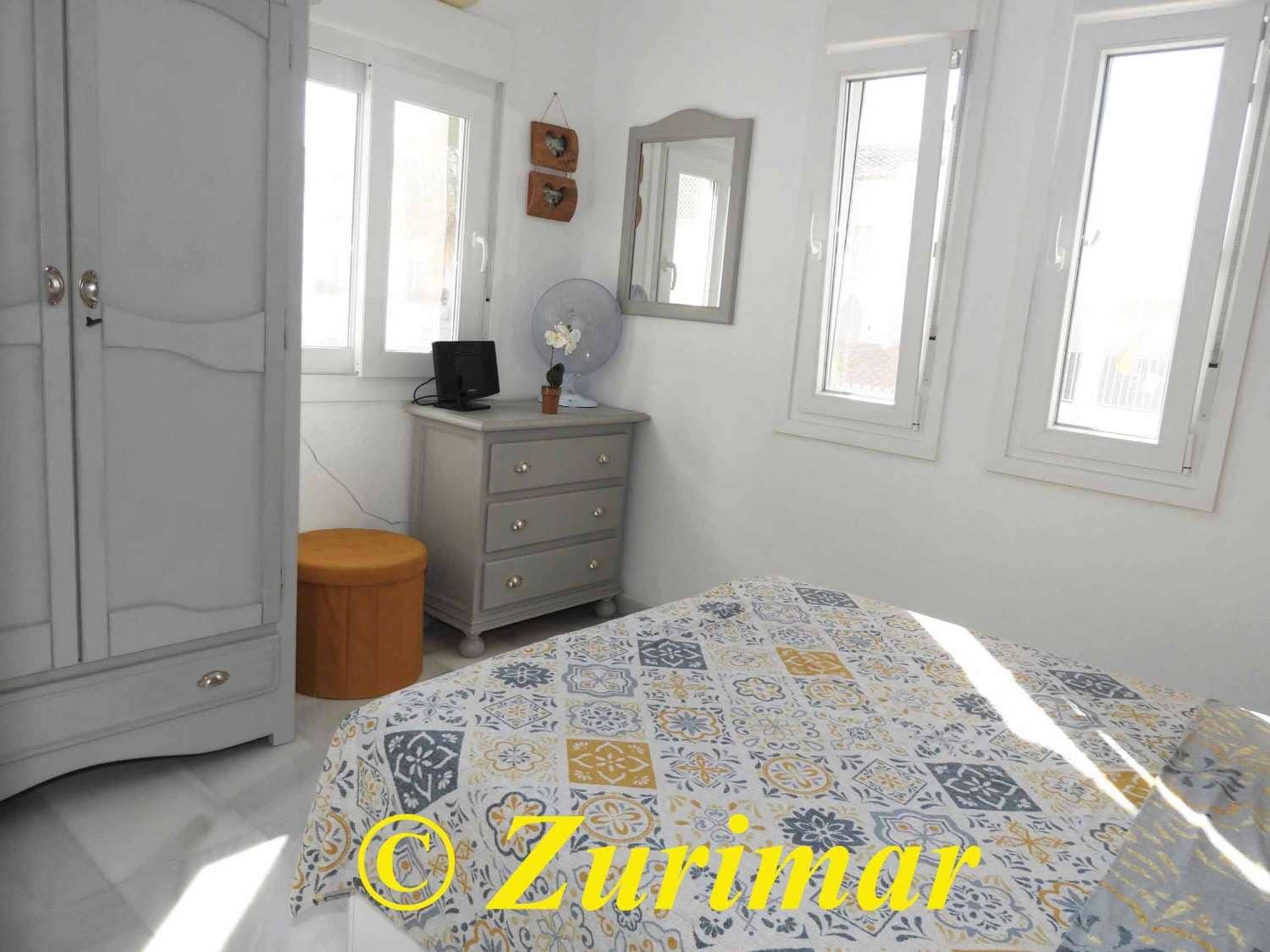 Apartamento de 3 habitaciones en Roquetas de Mar en venta con piscina - 310.000 € (Ref: 9902397)