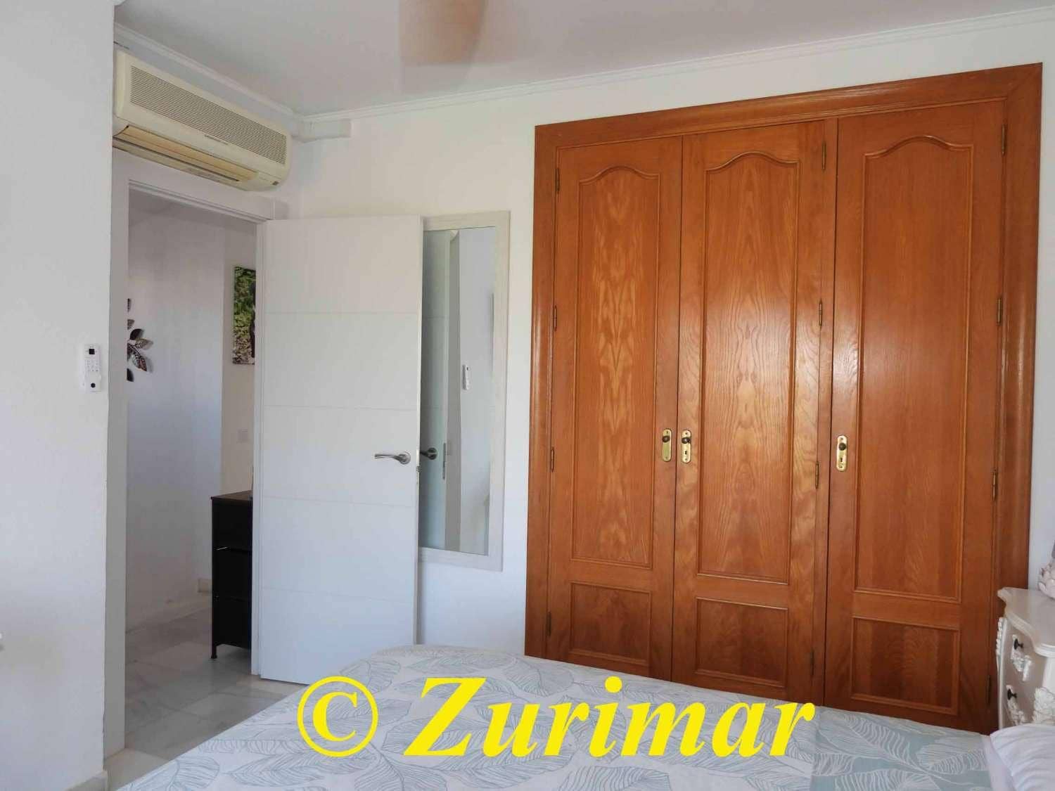 Apartamento de 3 habitaciones en Roquetas de Mar en venta con piscina - 310.000 € (Ref: 9902397)