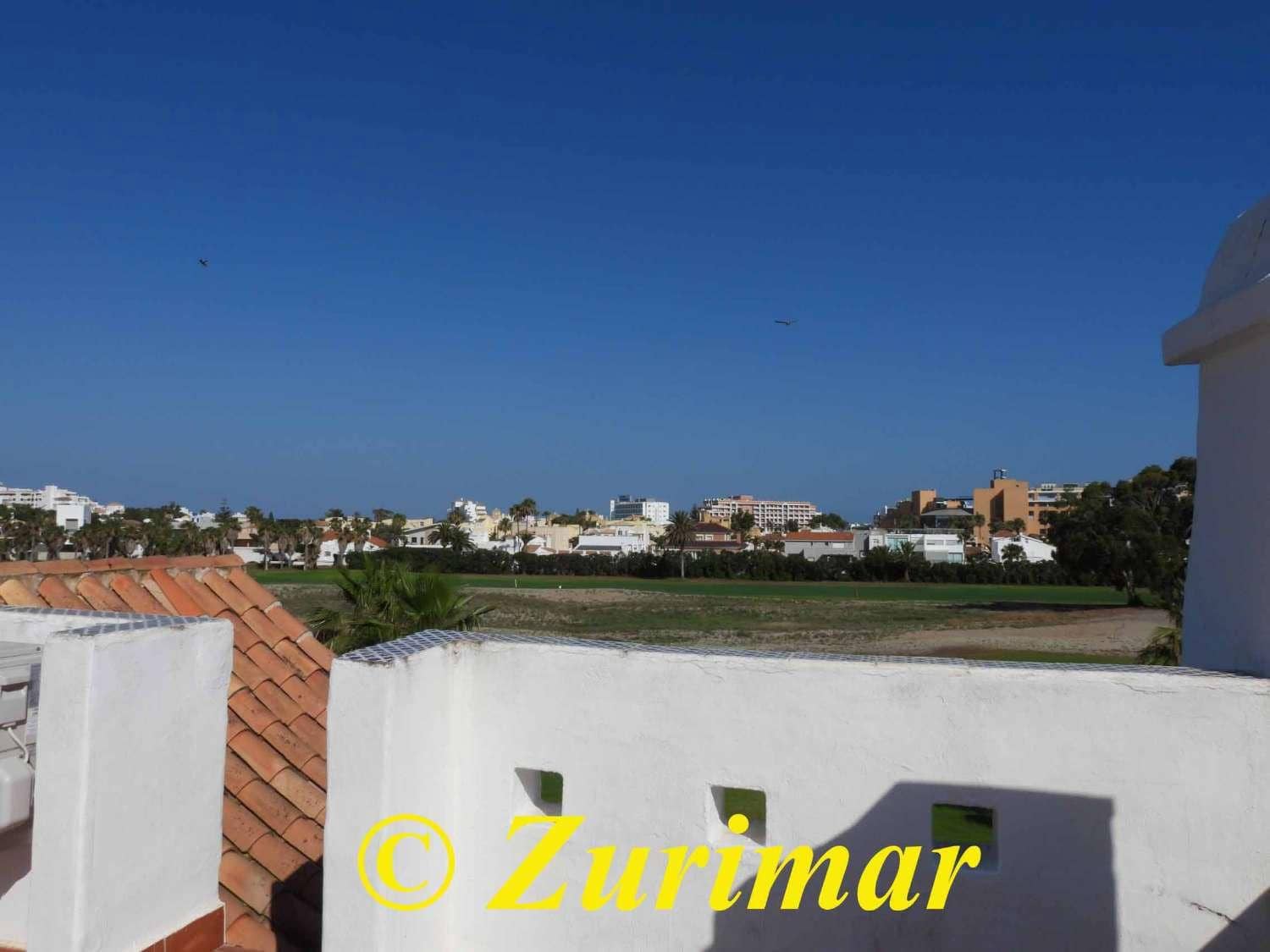 Apartamento de 3 habitaciones en Roquetas de Mar en venta con piscina - 310.000 € (Ref: 9902397)