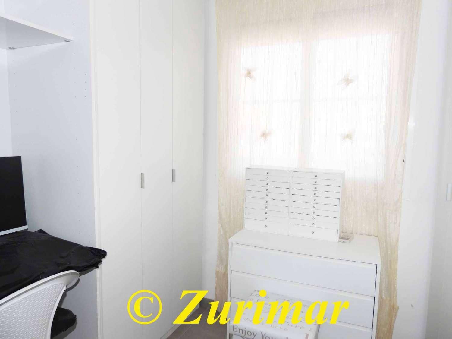 2 sovrum Lägenhet till salu i Roquetas de Mar med garage - 225 000 € (Ref: 9943185)