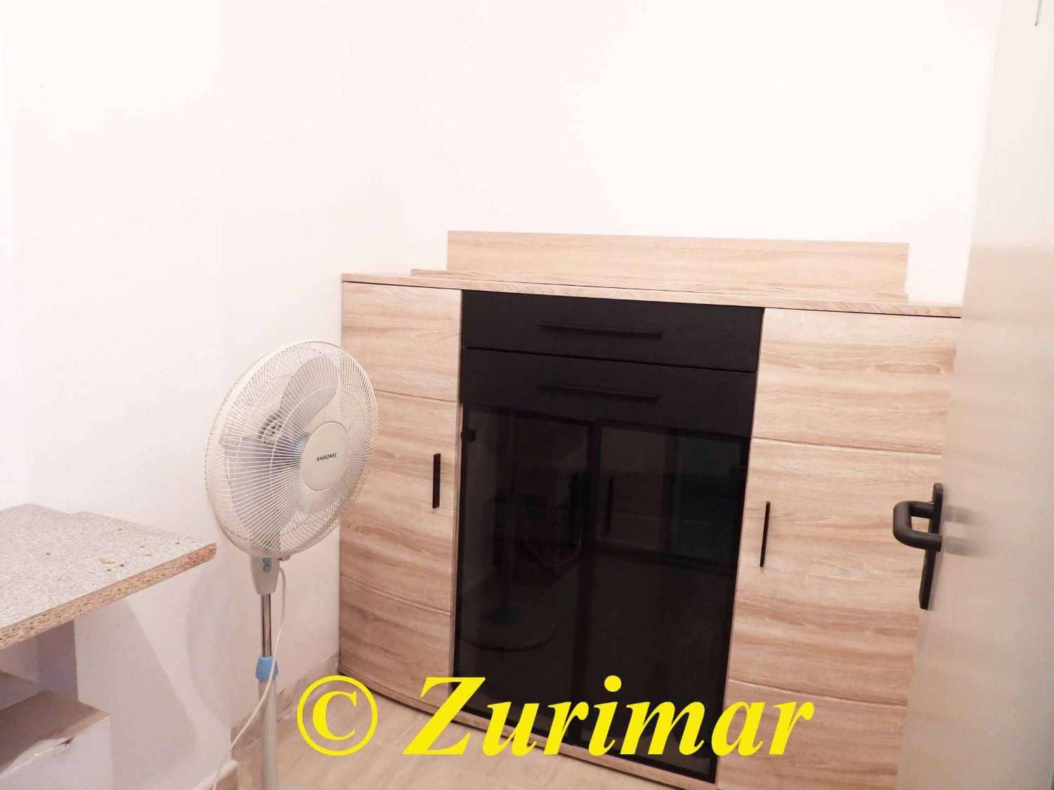 2 sovrum Lägenhet till salu i Roquetas de Mar med garage - 225 000 € (Ref: 9943185)