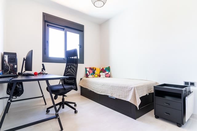 3 bedroom Apartment for sale in Benidorm - € 699,000 (Ref: 9488143)