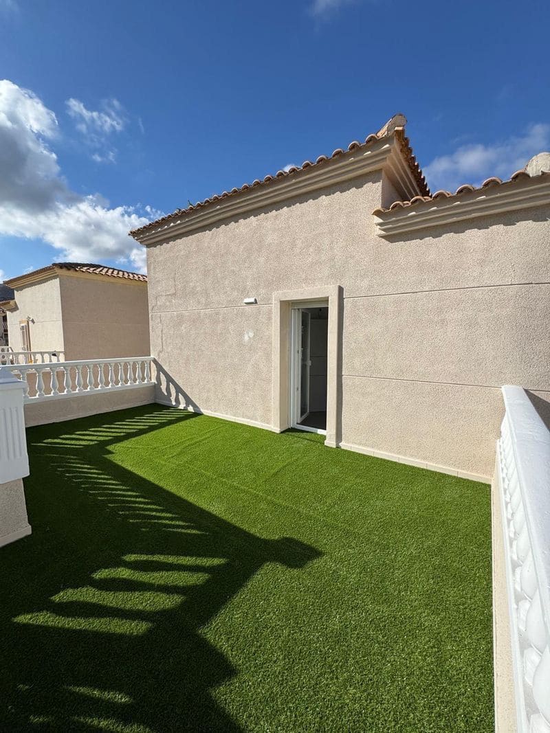 3 bedroom Villa for sale in Alicante / Alacant city - € 555,000 (Ref: 9488144)