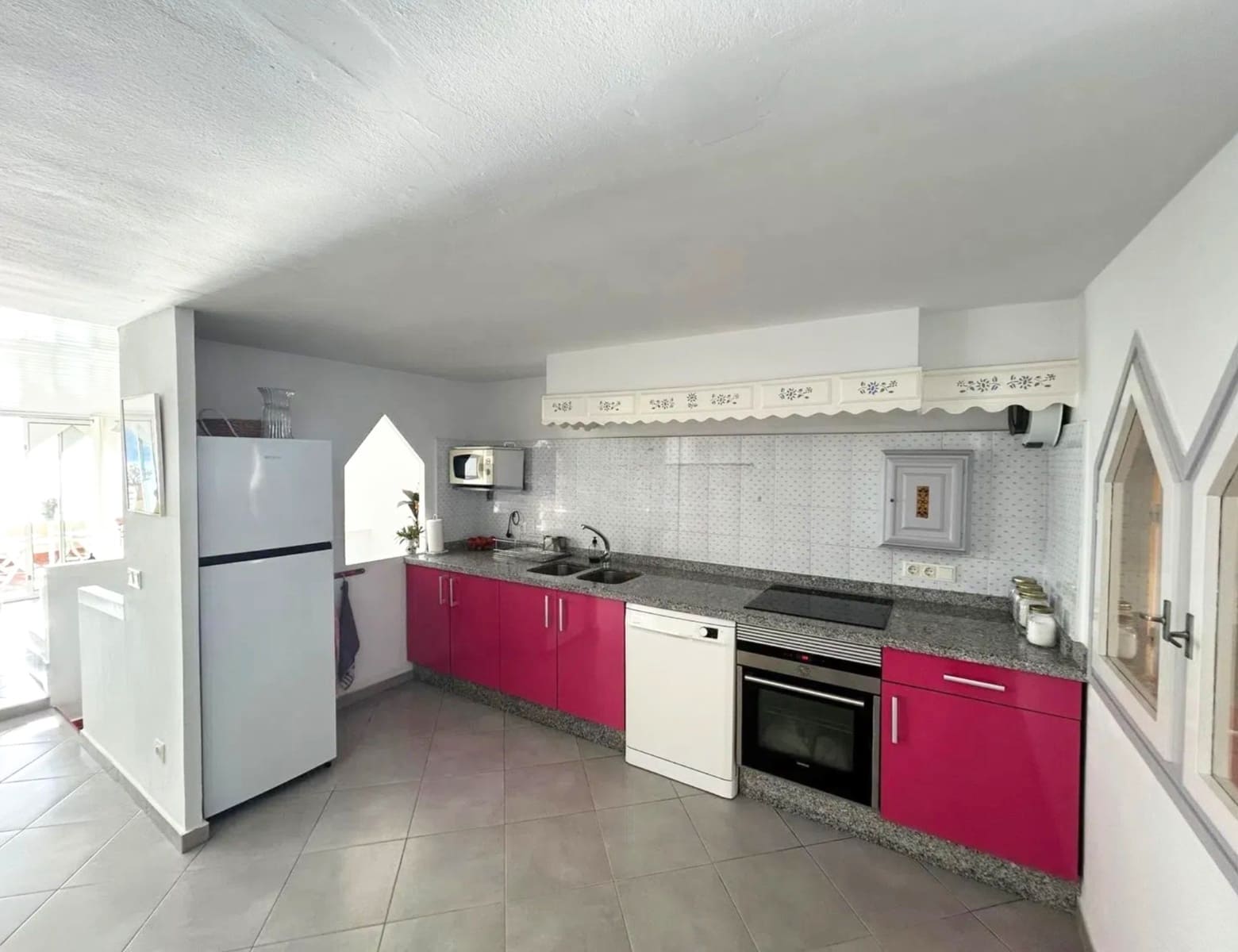 2 bedroom Flat for sale in Calpe / Calp - € 375,000 (Ref: 9488148)