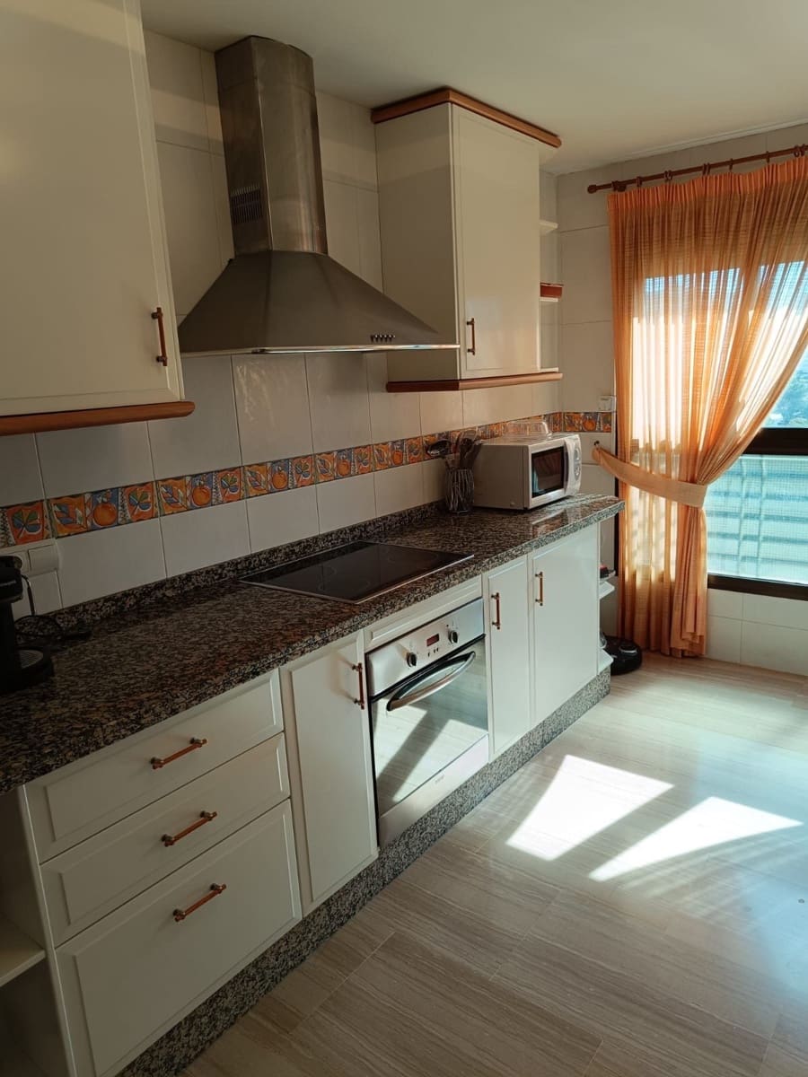 3 bedroom Penthouse for sale in Benidorm with garage - € 995,000 (Ref: 9488152)