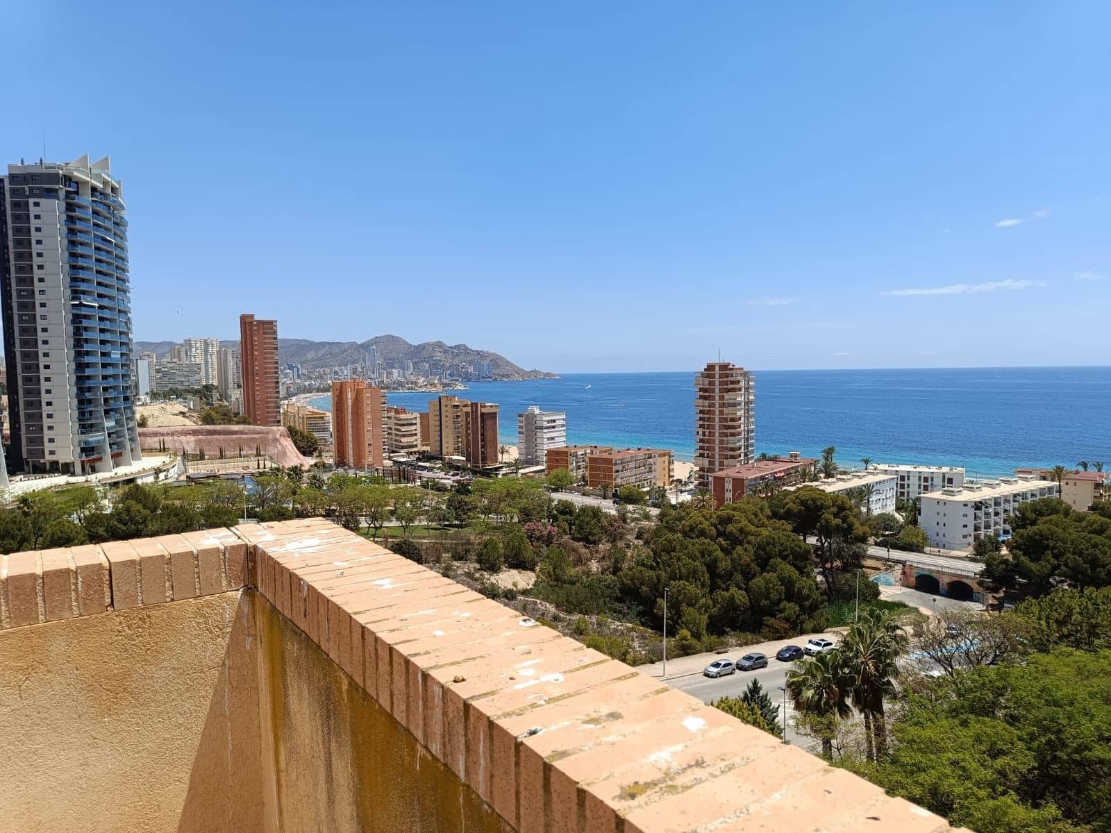 3 bedroom Penthouse for sale in Benidorm with garage - € 995,000 (Ref: 9488152)