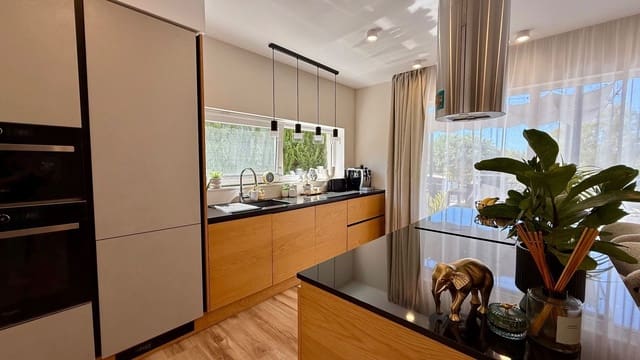 4 bedroom Villa for sale in Calpe / Calp - € 1,090,000 (Ref: 9488156)