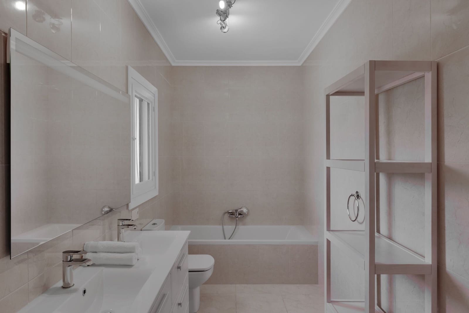 6 bedroom Villa for sale in Calpe / Calp with garage - € 1,650,000 (Ref: 9488160)