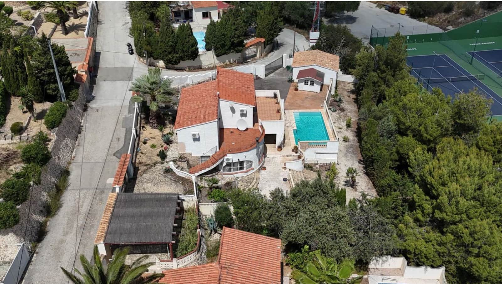 4 bedroom Villa for sale in Calpe / Calp - € 410,000 (Ref: 9494247)