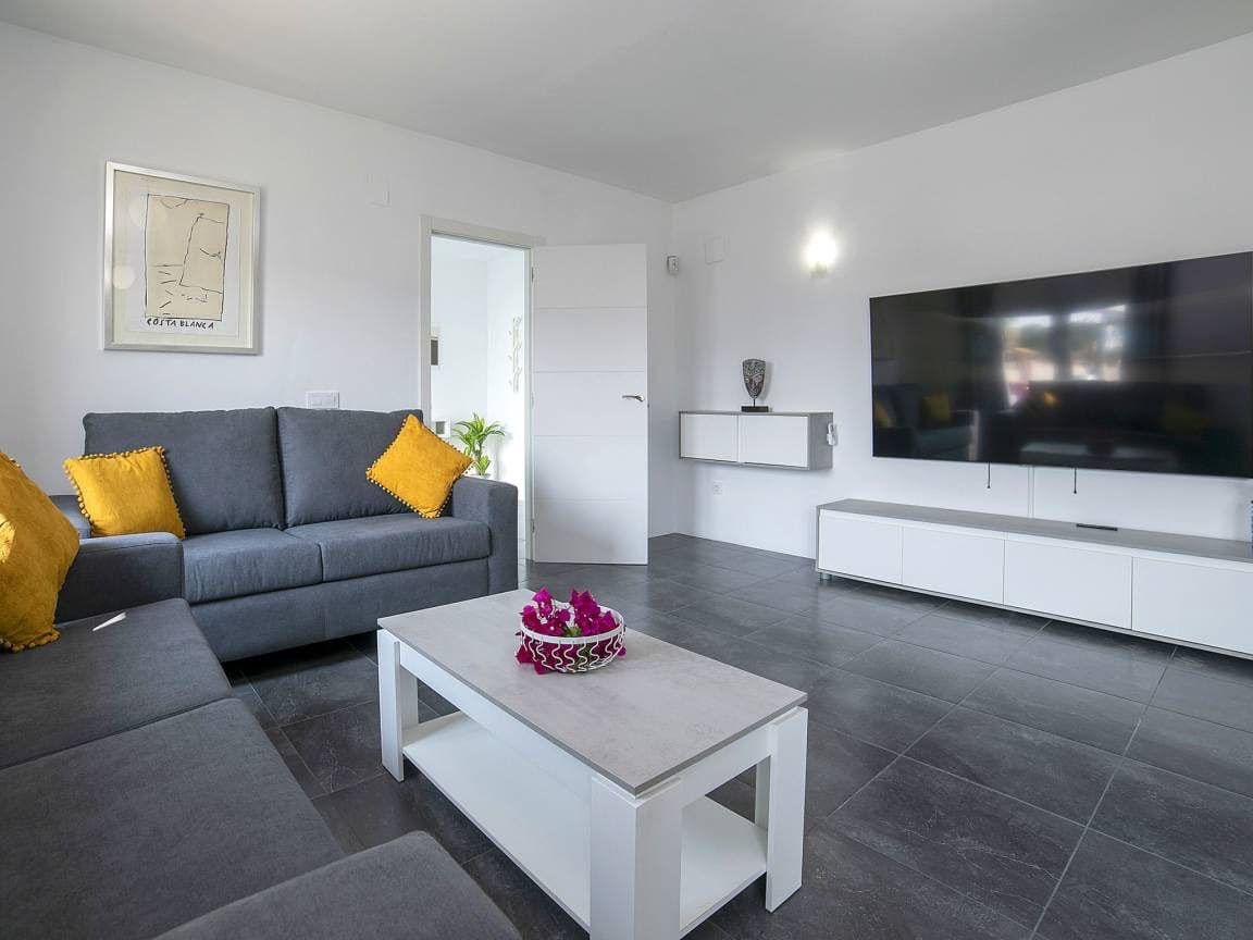 4 bedroom Villa for sale in Calpe / Calp - € 695,000 (Ref: 9520565)