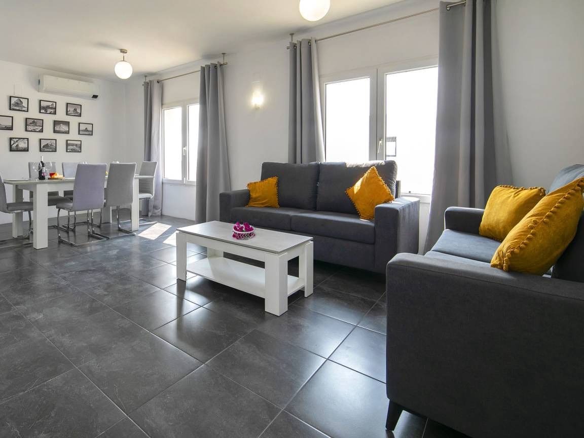 4 bedroom Villa for sale in Calpe / Calp - € 695,000 (Ref: 9520565)