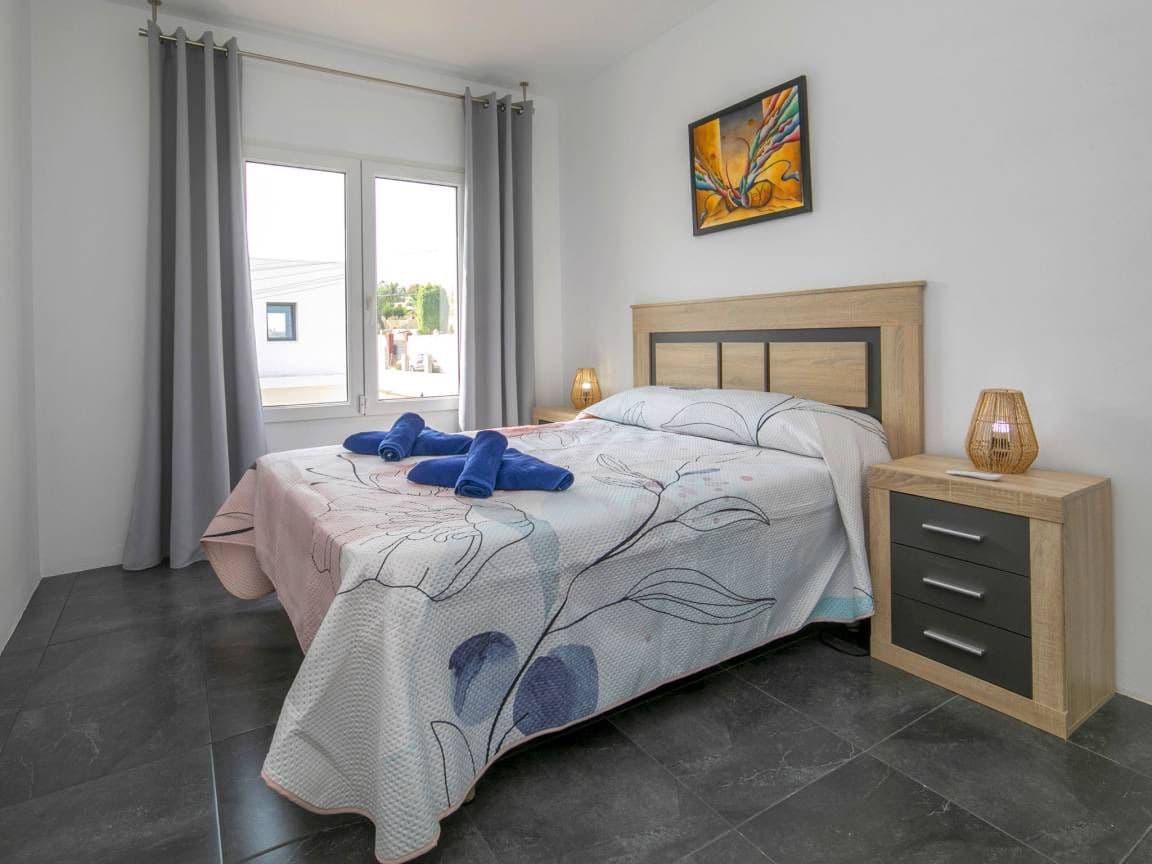 4 bedroom Villa for sale in Calpe / Calp - € 695,000 (Ref: 9520565)