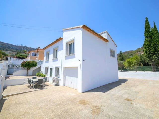 4 bedroom Villa for sale in Calpe / Calp - € 695,000 (Ref: 9520565)