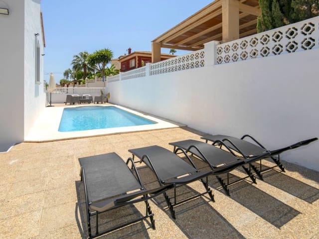 4 bedroom Villa for sale in Calpe / Calp - € 695,000 (Ref: 9520565)