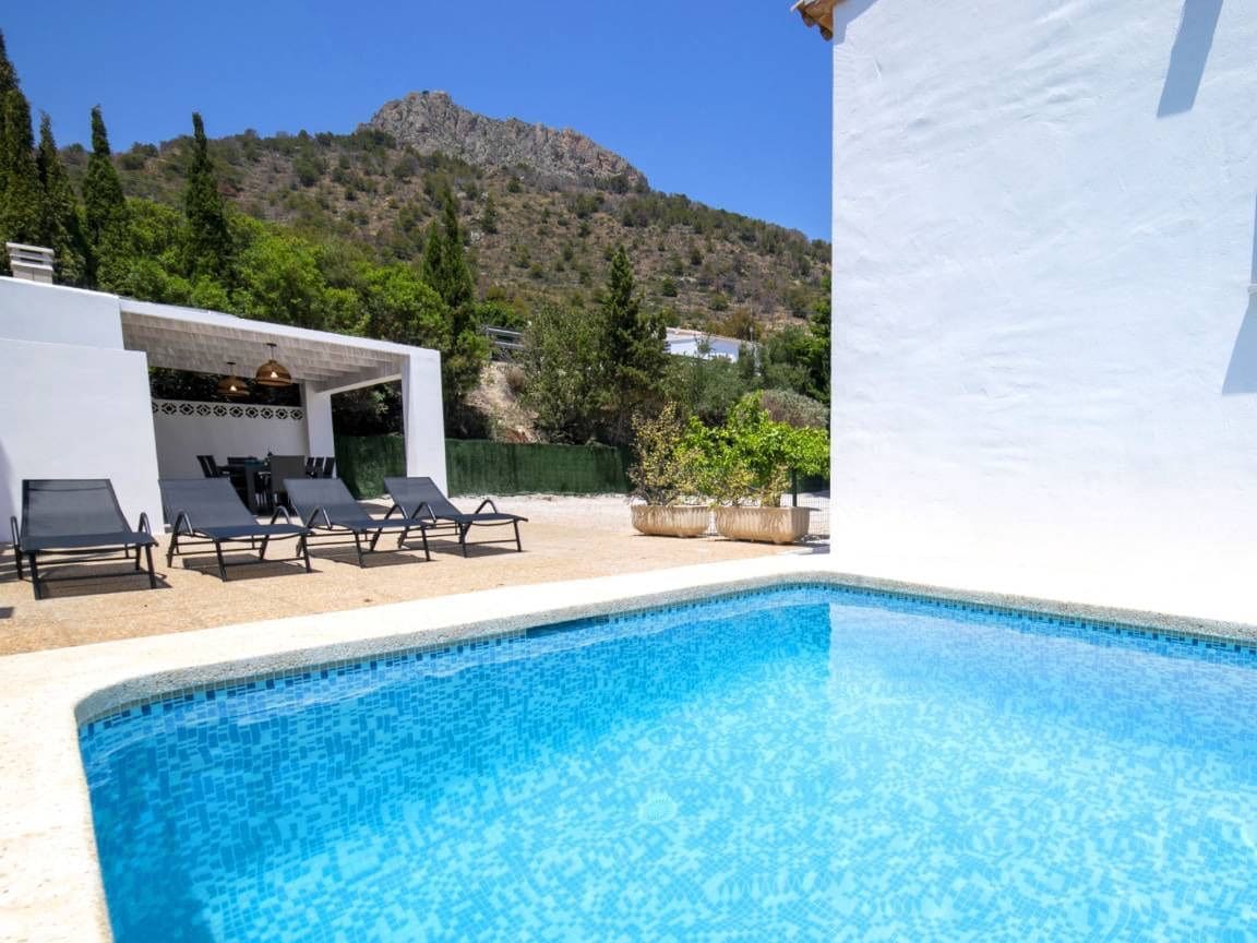 4 bedroom Villa for sale in Calpe / Calp - € 695,000 (Ref: 9520565)