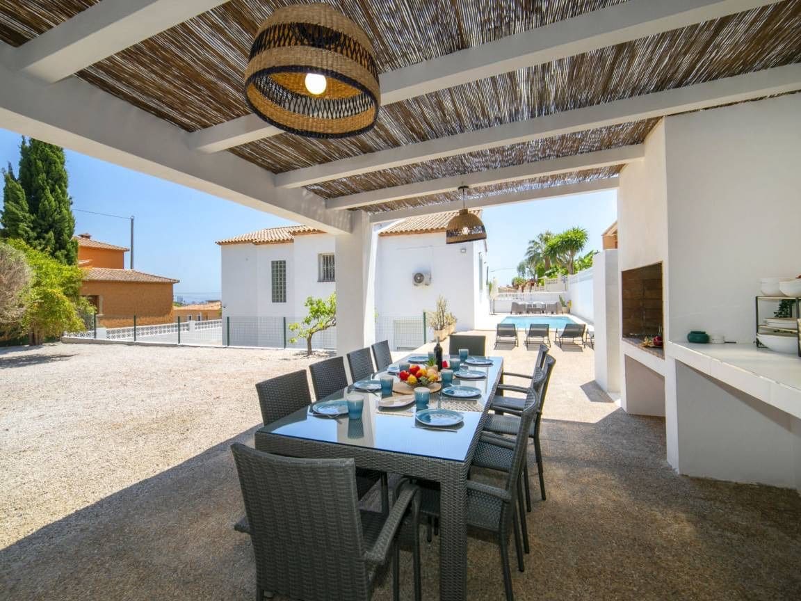 4 bedroom Villa for sale in Calpe / Calp - € 695,000 (Ref: 9520565)