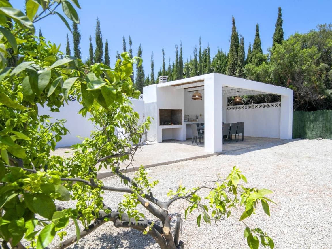 4 bedroom Villa for sale in Calpe / Calp - € 695,000 (Ref: 9520565)