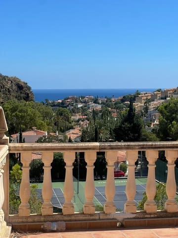 4 bedroom Villa for sale in Calpe / Calp - € 360,000 (Ref: 9863978)
