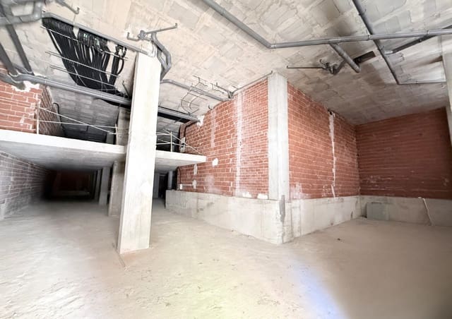 Commercieel te koop in Calpe / Calp - € 750.000 (Ref: 9866390)