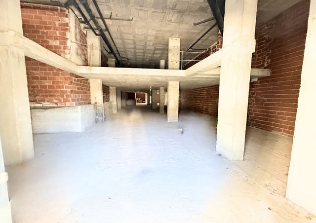 Commercieel te koop in Calpe / Calp - € 750.000 (Ref: 9866390)