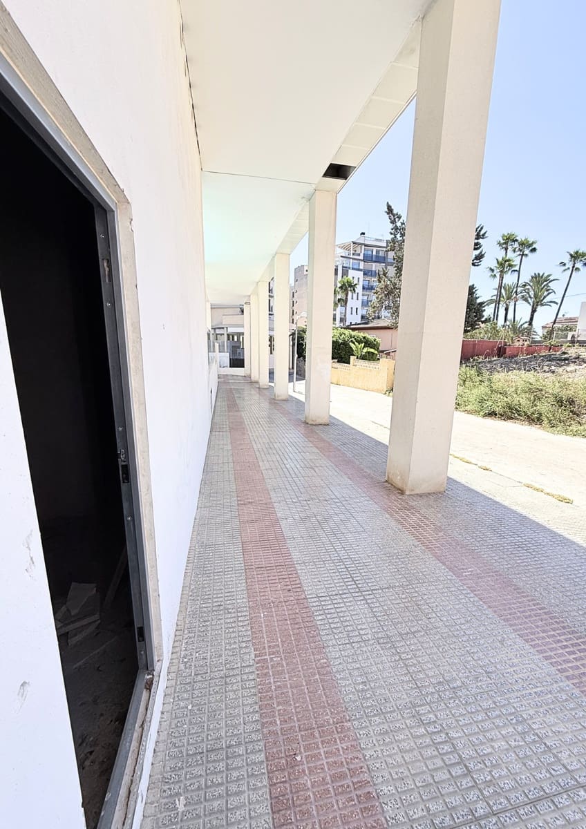 Commercieel te koop in Calpe / Calp - € 750.000 (Ref: 9866390)