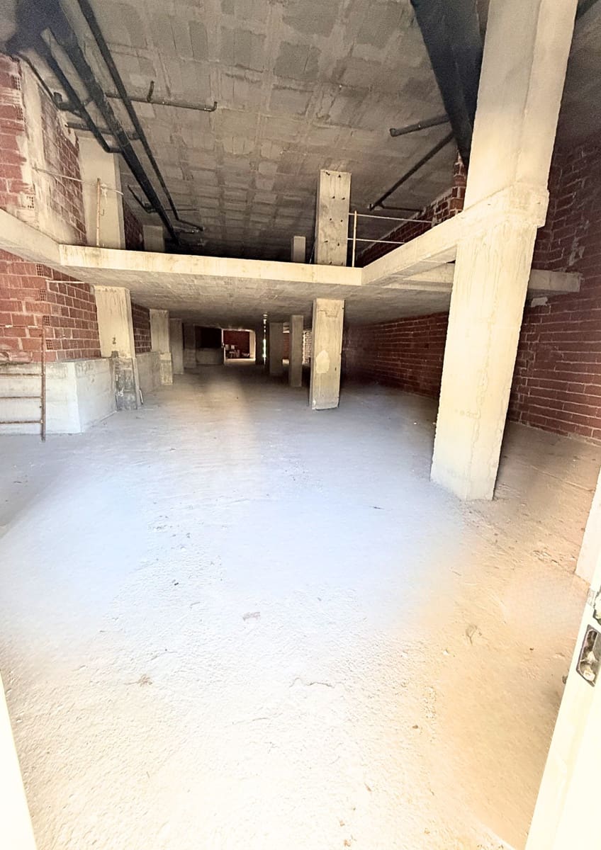 Commercieel te koop in Calpe / Calp - € 750.000 (Ref: 9866390)
