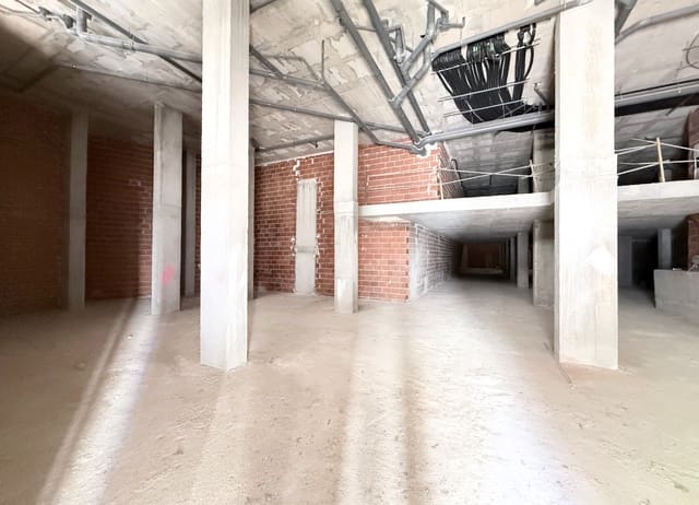 Commercieel te koop in Calpe / Calp - € 750.000 (Ref: 9866390)