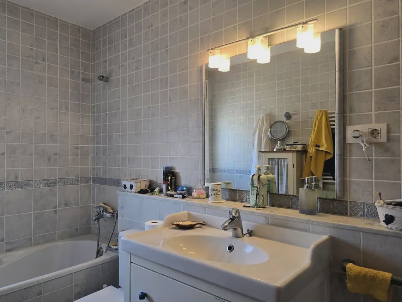 Pareado de 4 habitaciones en L'Ametlla de Mar en venta con garaje - 420.000 € (Ref: 10004850)