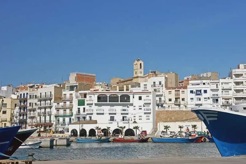 Pareado de 4 habitaciones en L'Ametlla de Mar en venta con garaje - 420.000 € (Ref: 10004850)