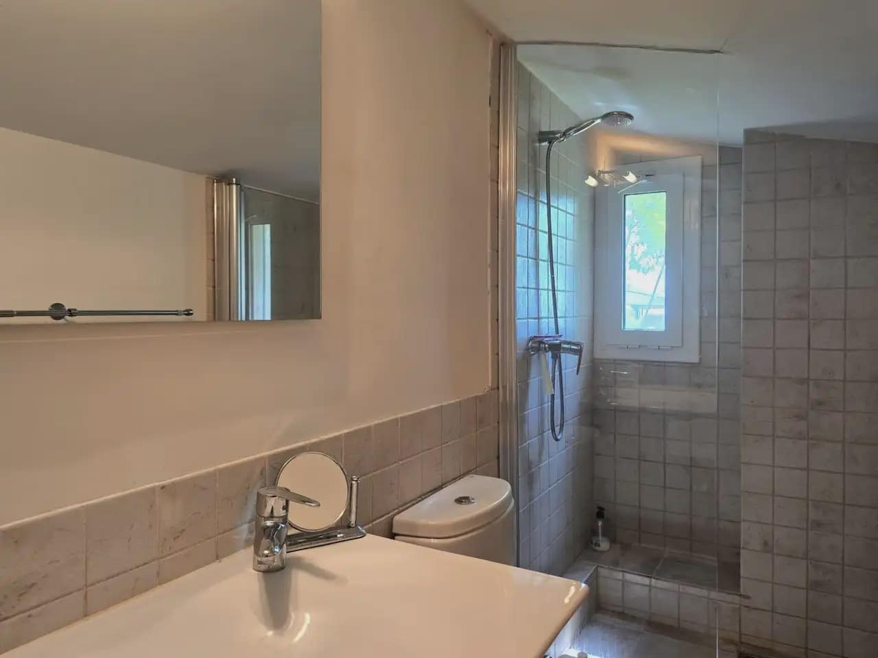 Pareado de 4 habitaciones en L'Ametlla de Mar en venta con garaje - 420.000 € (Ref: 10004850)