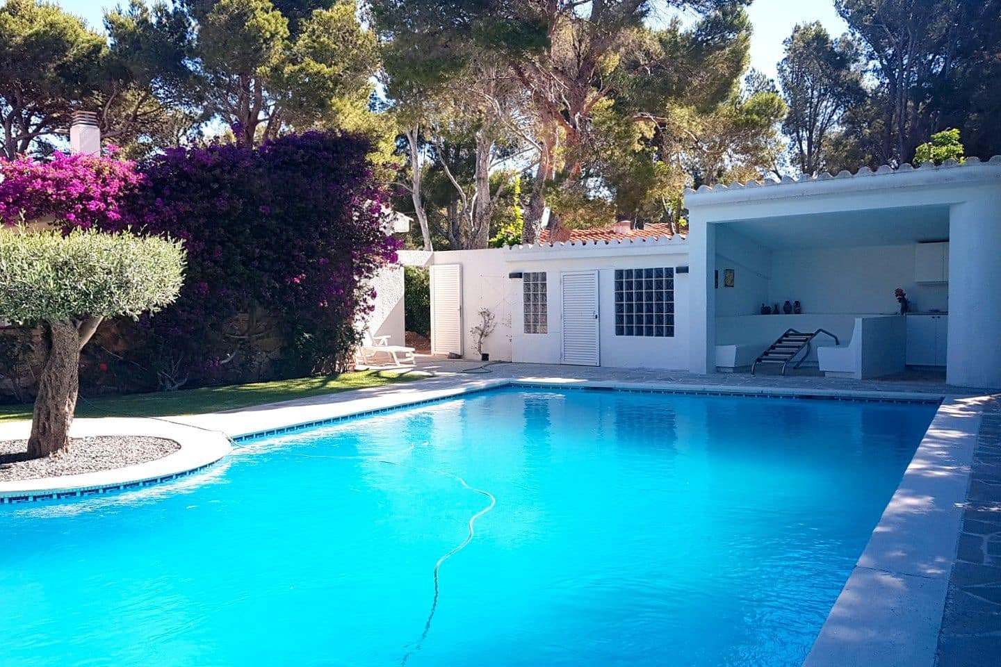 5 soveværelse Villa til salg i Calafat med swimmingpool garage - € 1.135.000 (Ref: 6654827)