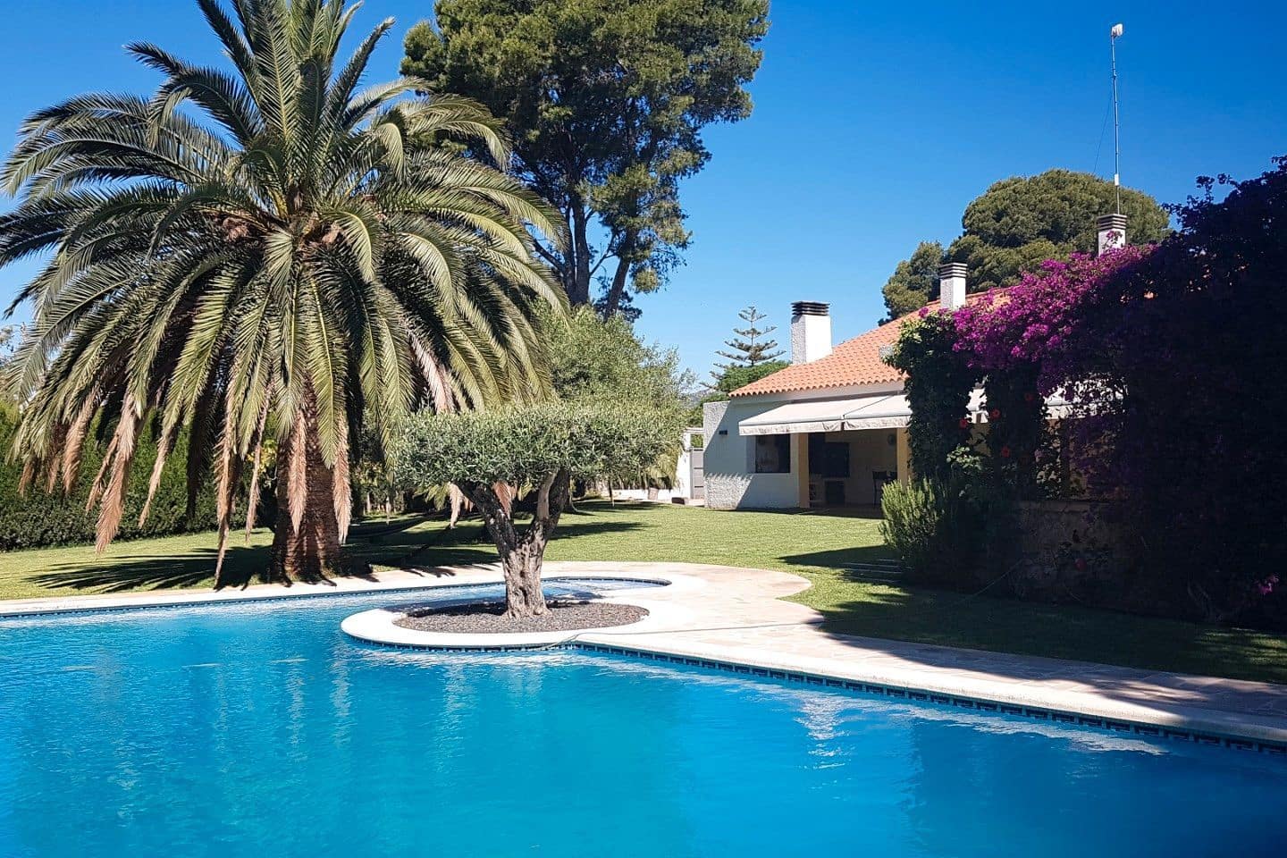 5 soveværelse Villa til salg i Calafat med swimmingpool garage - € 1.135.000 (Ref: 6654827)