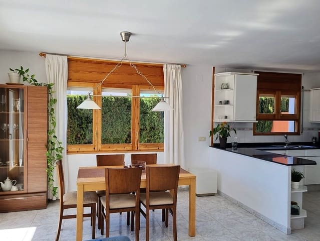 5 soverom Villa til salgs i Calafat, L'Ametlla de Mar med svømmebasseng garasje - € 350 000 (Ref: 7506738)