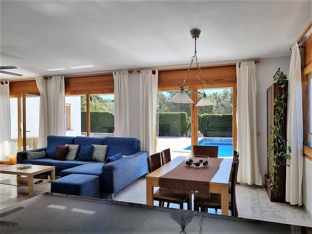 5 soverom Villa til salgs i Calafat, L'Ametlla de Mar med svømmebasseng garasje - € 350 000 (Ref: 7506738)