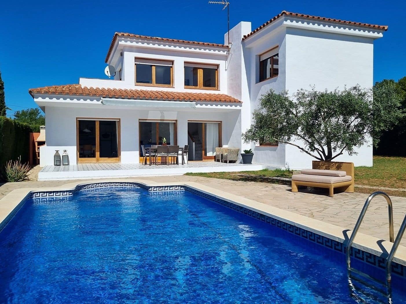 5 soveværelse Villa til salg i Calafat med swimmingpool garage - € 350.000 (Ref: 7506738)