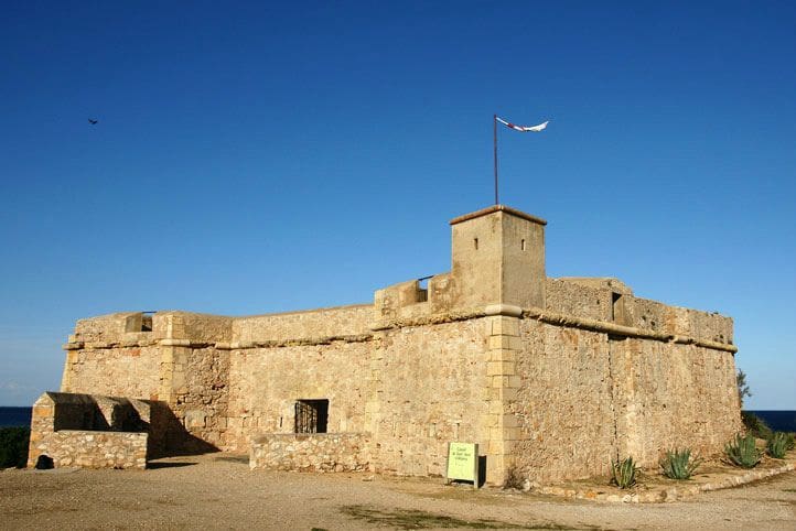 Commercial for sale in L'Ametlla de Mar - € 48,000 (Ref: 8658936)