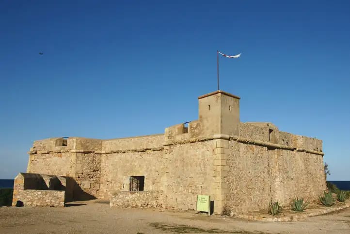 3 makuuhuone Rivitalo myytävänä paikassa L'Ametlla de Mar mukana uima-altaan 
autotalli - 385 000 € (Ref: 9783429)