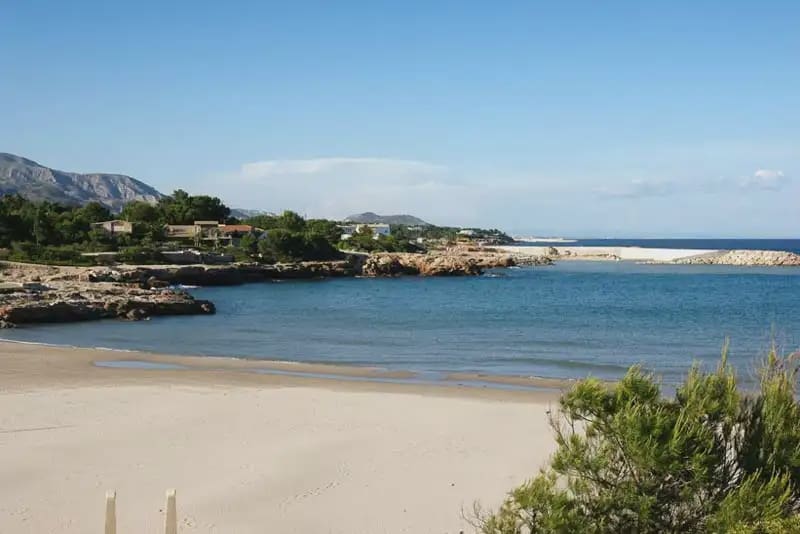 3 makuuhuone Rivitalo myytävänä paikassa L'Ametlla de Mar mukana uima-altaan 
autotalli - 385 000 € (Ref: 9783429)